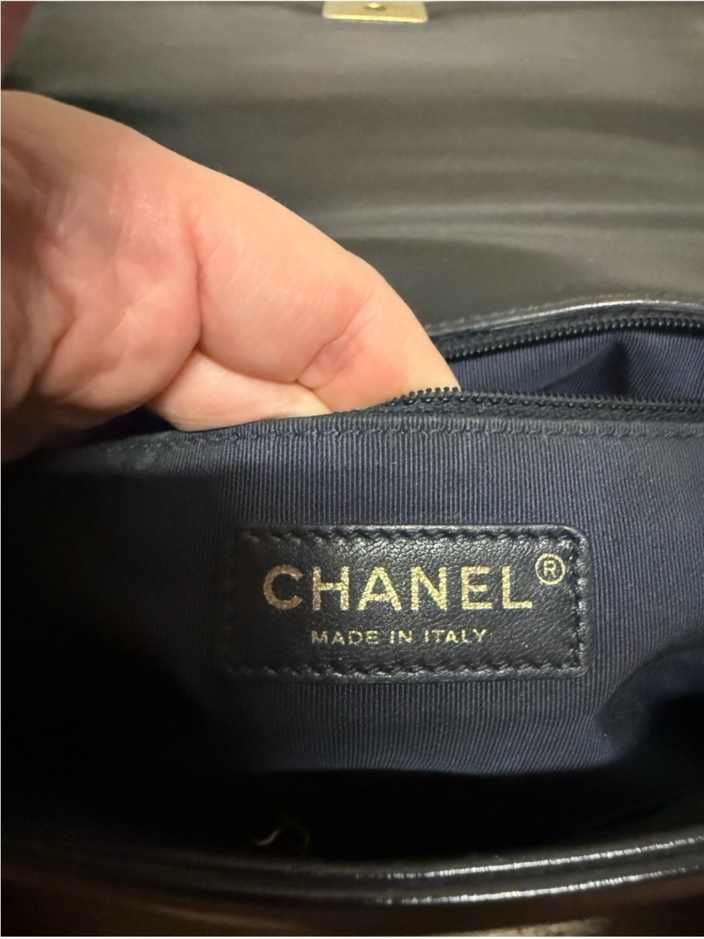 Chanel Lambskin Large Boy Bag Red accent CC. - Picture 11 of 13